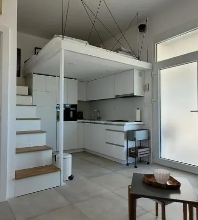 Studio Apartment Love *