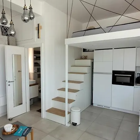 Studio Apartment Love