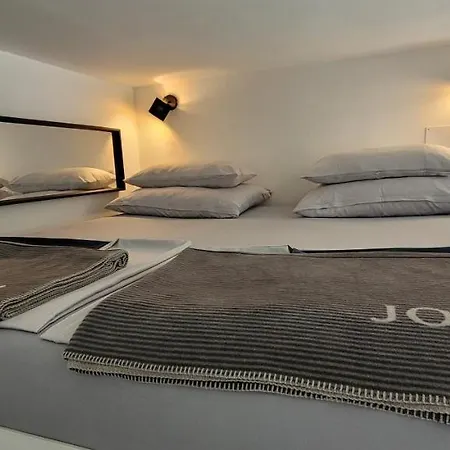 Studio Apartment Love *